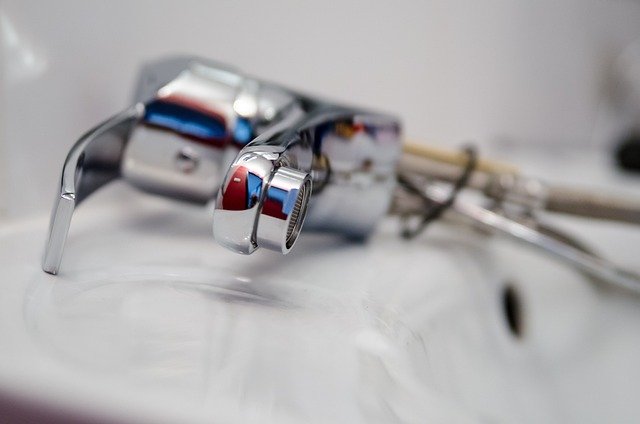 Comment éviter les bouchons de canalisation : 5 conseils pratiques